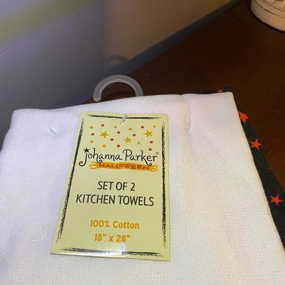 JOHANNA PARKER HALLOWEEN WITCH ON BROOM SET OF 2 KITCHEN TOWELS - Picture 5 of 5